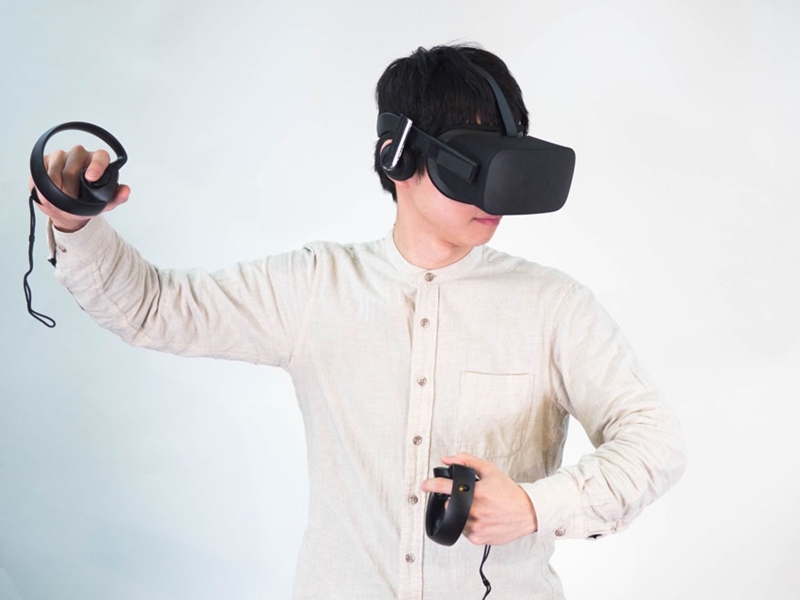 يمكن التحكم بها عن بعد: حقيبة ظهر غريبة تمنح مرتديها ذراعين إضافيين