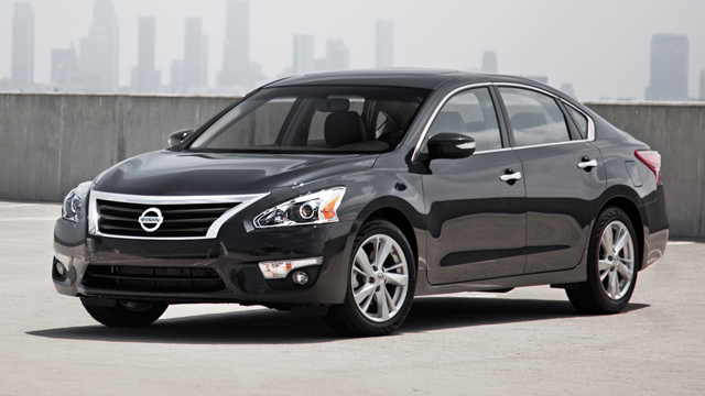 Nissan Altima 2013: أداء قوي وشكل عصريّ