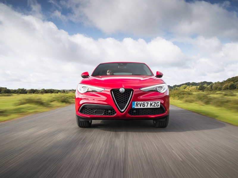 سيارة Alfa Romeo Stelvio تتفوق على الموديلات الألمانية