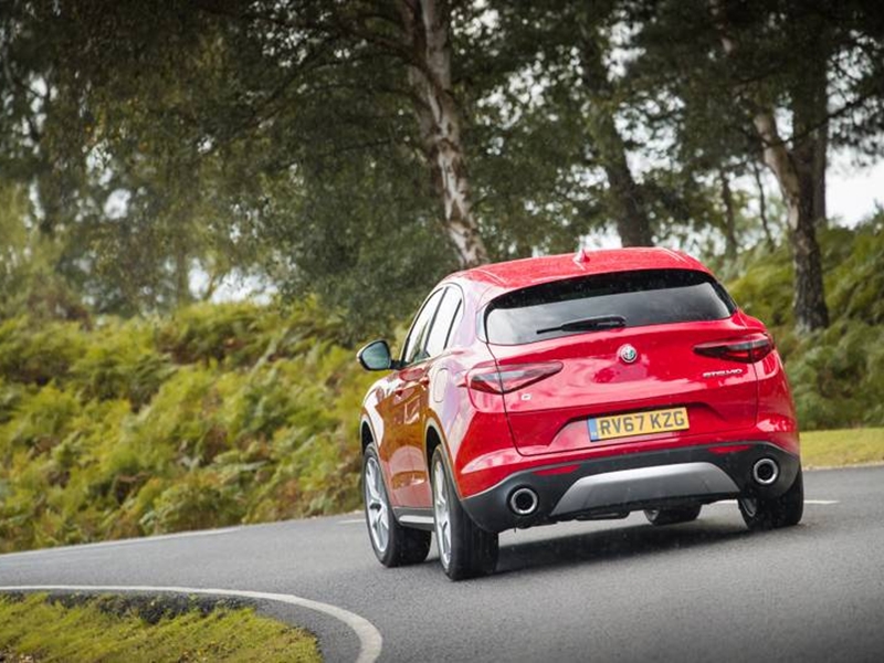 سيارة Alfa Romeo Stelvio تتفوق على الموديلات الألمانية