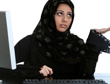 كويتي يطلق زوجته لأنها على علاقة بألفي رجل عبر الفيسبوك وتويتر