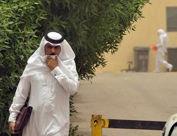 في حالة وفاء نادرة ... سعودي يصرف ثروته لعلاج عامله المريض 