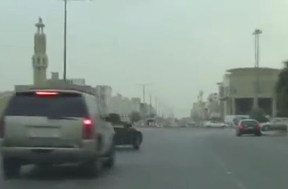 بالفيديو.. سعودي يفحط أمام دورية أمنية ويستعرض مهاراته