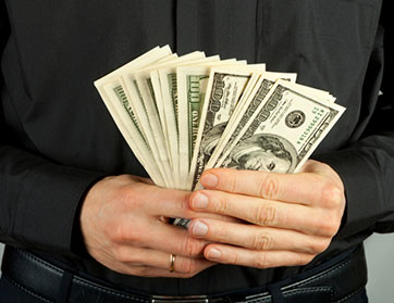 بعد يوم من وفاة زوجته أميركي يربح 650 ألف دولار!