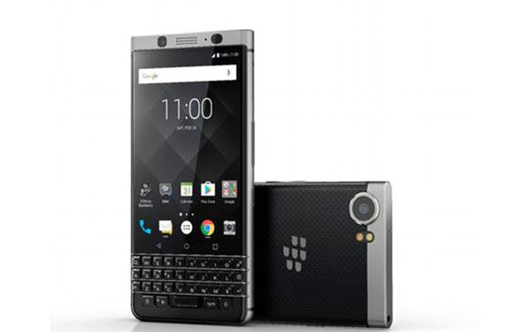 بلاكبيري تصدر هاتف KeyOne المزود بلوحة مفاتيح وخاصية شحن التربو
