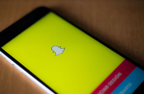 يحاول Snapchat الحصول على كل شيء