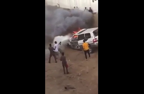 بالفيديو شجاعة سعودية تنقذ سائقاً من وسط النيران