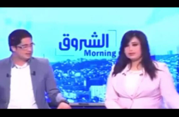 بالفيديو -  هذا ما فعله مذيعو التلفزيون الجزائري لحظة وقوع زلزال