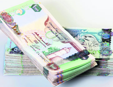 بعد فقدانه 3 آلاف درهم ... يهدد بقتل أسرته