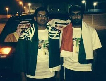 سعوديان يقطعان الإحساء إلى أبوظبي مشيًا على الأقدام 