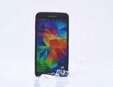 سامسونغ تدعو كبار منافسيها لخوض تحدي "دلو الثلج"