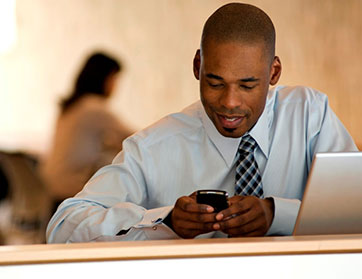 سوداني يطلق زوجته بسبب "رسالة قصيرة SMS"