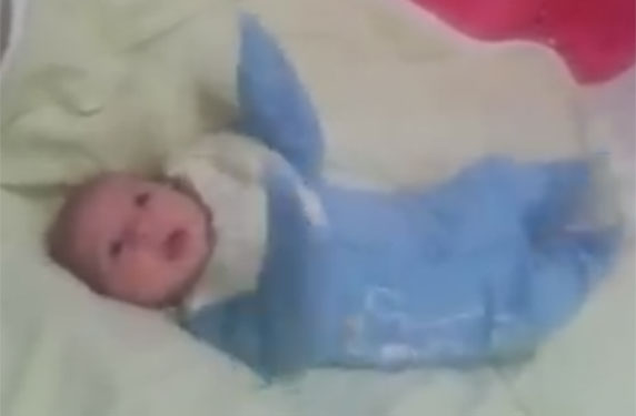 بالفيديو... حتى الرضيع رقص على "بشرة خير"