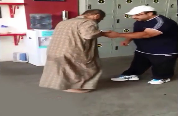 بالفيديو- بعد سنوات ... مفاجأة لرجل سعودي