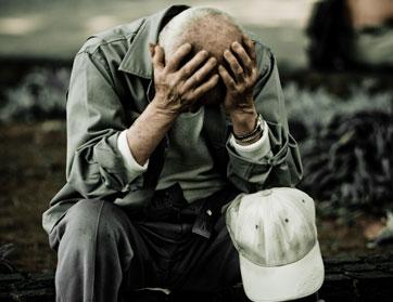 إماراتي ينقذ معوزاً من بيع أعضائه لتأمين الطعام والعلاج