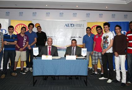 أمريكية دبي توقع مذكرة تفاهم مع "شل"