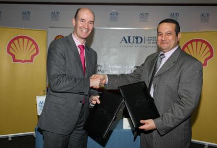 أمريكية دبي توقع مذكرة تفاهم مع "شل"