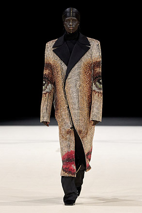 علامة Balmain  تعود بقوة إلى عالم الأزياء الرجالية