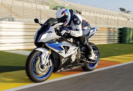 BMW  تطلق دراجة HP4 النارية الجذابة الجديدة 