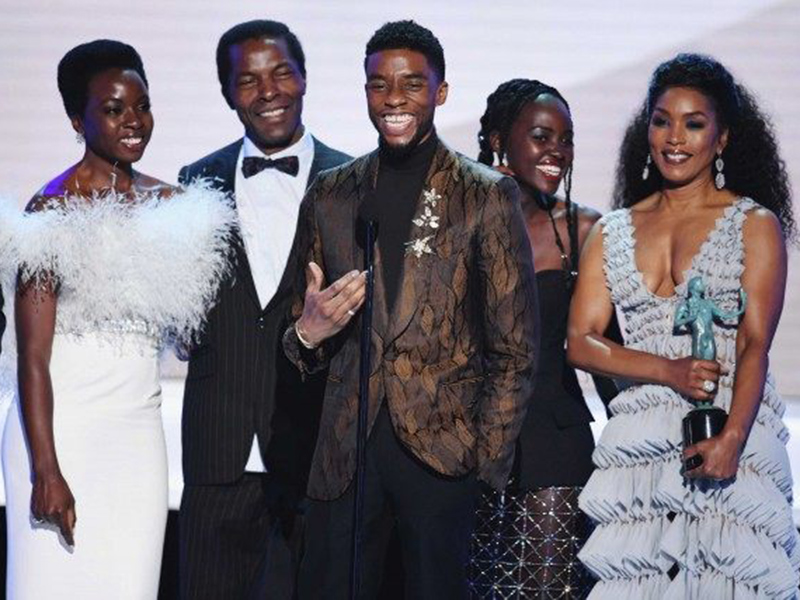 أبرز إطلالات النجوم في حفل الـ SAG Awards ... أناقة تحمل توقيع أشهر دور الأزياء
