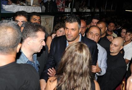 النجوم العرب لا يتنقلون بدون Bodyguard
