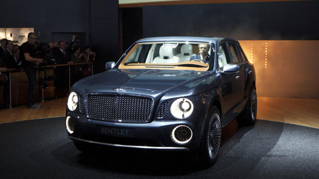 اليكم مزايا سيارة BENTLEY EXP 9