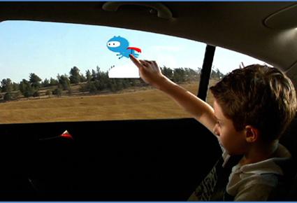 جي إم تبتكر برنامج تسلية يحول نوافذ السيارة لشاشات تفاعلية