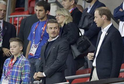 دايفيد بيكهام والأمير ويليام جنباً إلى جنب