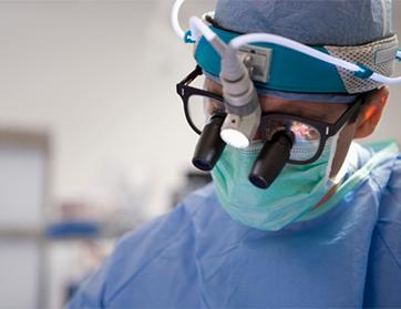 هروب طبيب تجميل عربي بعد تشويه أنف خليجية