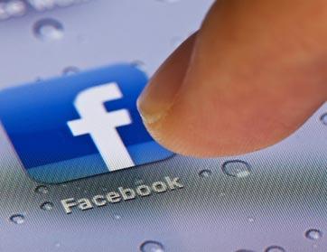 هل أدمن المجتمع على الفايسبوك؟