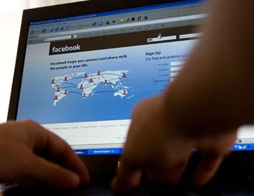 كيف ترجع حسابك "فايسبوك" الى صيغته القديمة؟