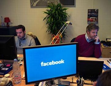 موظفو فايسبوك يجنون مبالغ طائلة