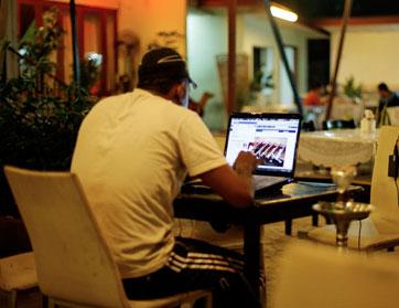 زيادة عدد المستخدمين النشطين لموقع فايسبوك بنسبة 29 بالمئة