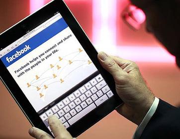 أكثر من مليار مستخدم عبر "فايسبوك" شهرياً