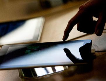 "لينكد إن" تكسب عشرين ضعف ما تكسبه فايسبوك عن كل مستخدم