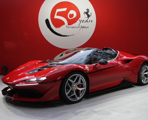سيارة Ferrari J50 تحفة فنية نادرة الوجود!