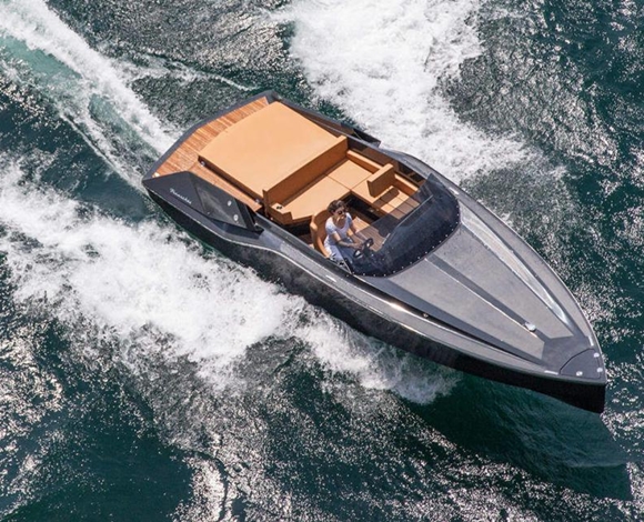 Frauscher تميط النقاب عن يختها الجديد Mirage 747