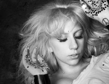 أكثر من 30 مليون متابع لليدي غاغا عبر تويتر