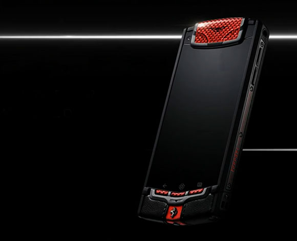 ترقّب لظهور هاتف VERTU Ti FERRARI الذكي الجديد