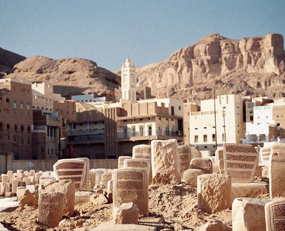بعد 4 أشهر على وفاتها ...  عطراً يفوح من جثة عشرينية يمنية