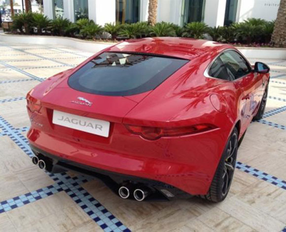 جاكوار تكشف من دبي عن F-Type كوبيه ذات الفخامة والقوة الخارقة