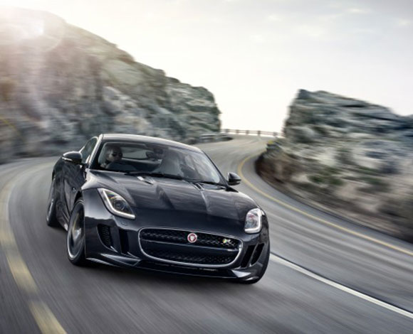 جاكوار تكشف من دبي عن F-Type كوبيه ذات الفخامة والقوة الخارقة