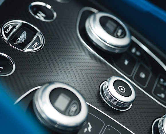 أستون مارتن Vanquish Volante: وزن أخف وتصميم أنيق
