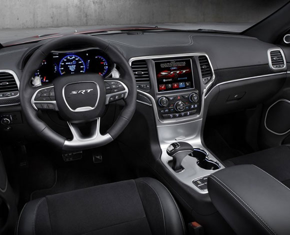 "غراند شيروكي إس آر تي8" جديدة كلياً في المنطقة