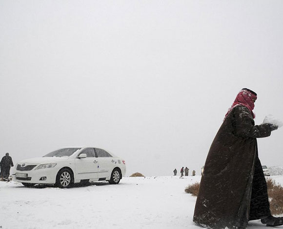 الثلوج تكسو السعودية ودرجة الحرارة تحت الصفر