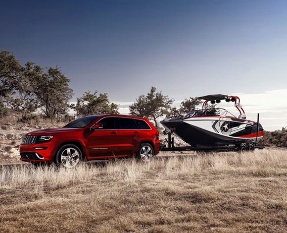 "غراند شيروكي إس آر تي8" جديدة كلياً في المنطقة