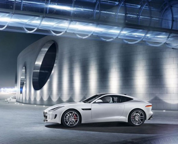 جاكوار تكشف من دبي عن F-Type كوبيه ذات الفخامة والقوة الخارقة