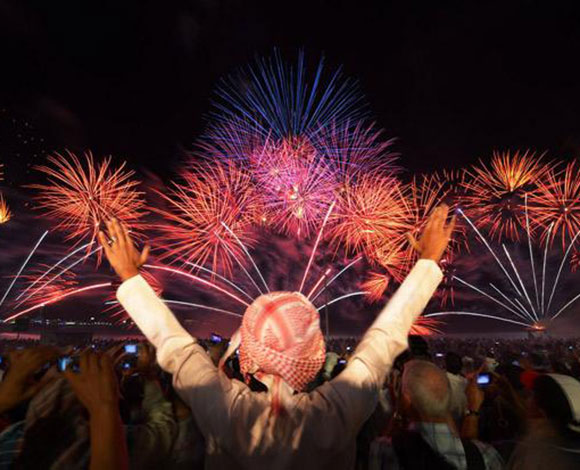 "أسعد شعب" في العيد الوطني الإماراتي الـ42