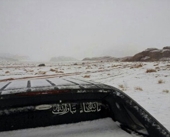 الثلوج تكسو السعودية ودرجة الحرارة تحت الصفر