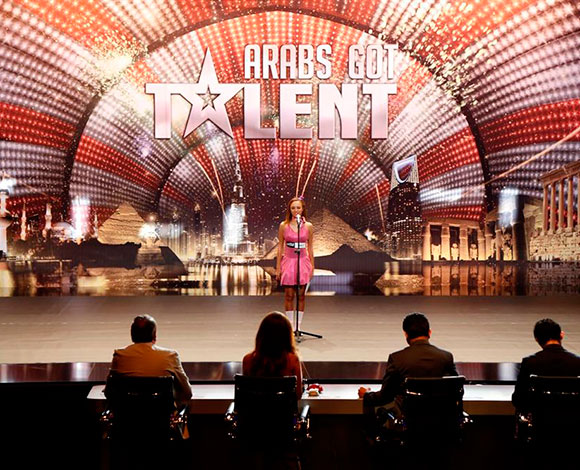 رجال يتنافسون في الرقص في الحلقة الخامسة من "Arabs Got Talent" 